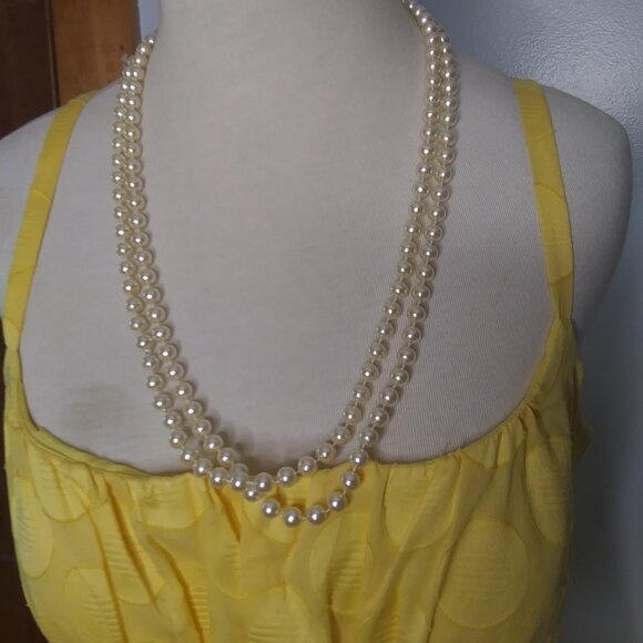 long faux pearls fun playful lots of different ways of wearing them - Picture 10 of 16